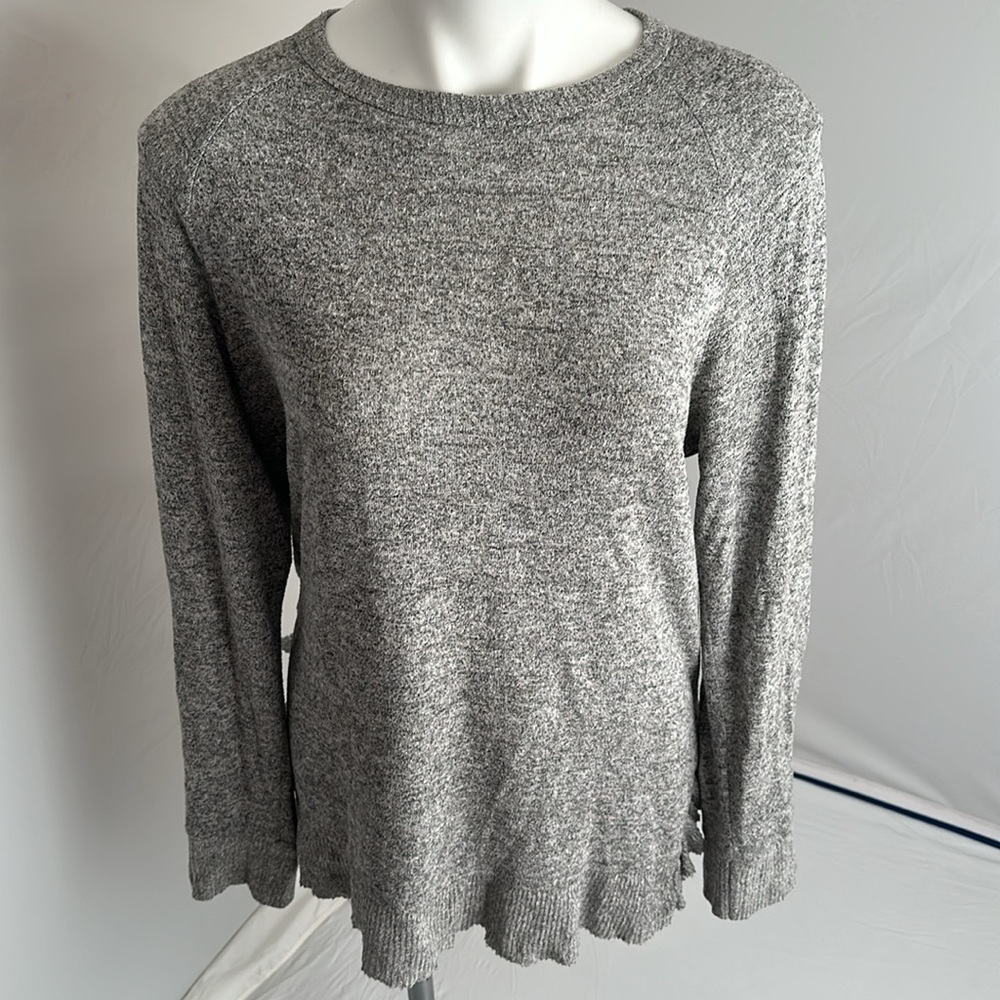 Anthropologie heather gray long sleeve stretch rayon blend ruffle detail top